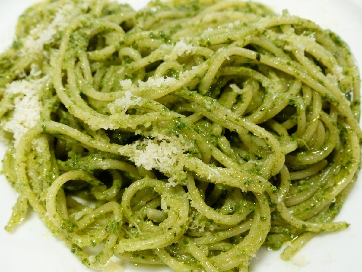 Spaghetti Pesto with Meatballs