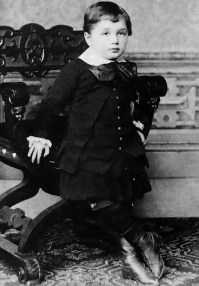 Albert_Einstein_at_the_age_of_three